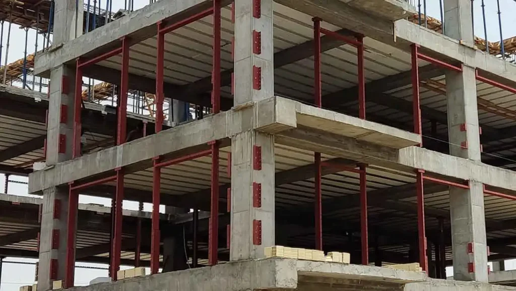 ستون فقرات پنهان دیوارها: وال پُست نوین (Wall Post)؛ چرا جداسازی لرزه‌ای، تنها راه بقا در برابر زلزله است؟