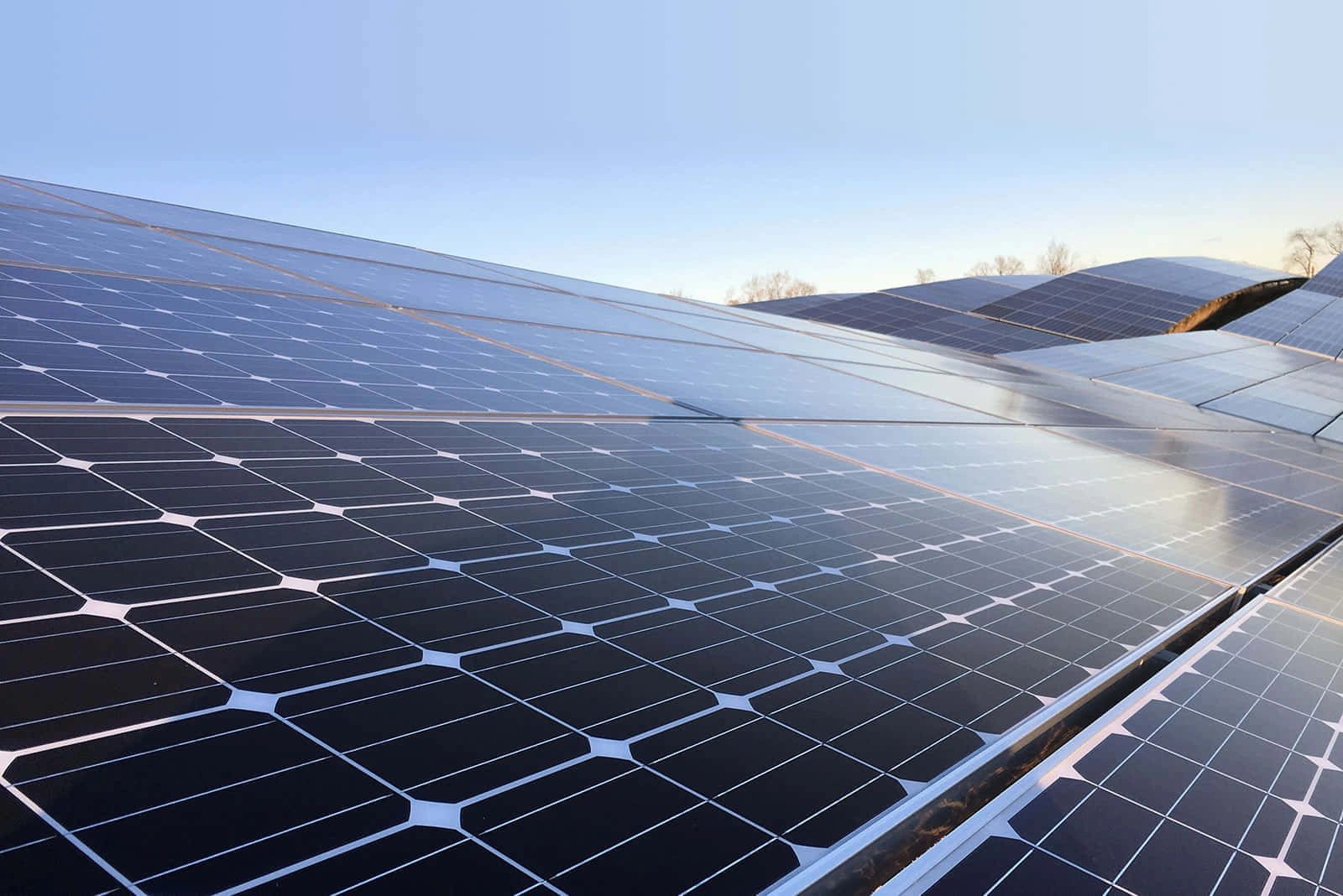 پنل خورشیدی چیست؟ صفر تا صد انتخاب، طراحی و اجرای سیستم های خورشیدی