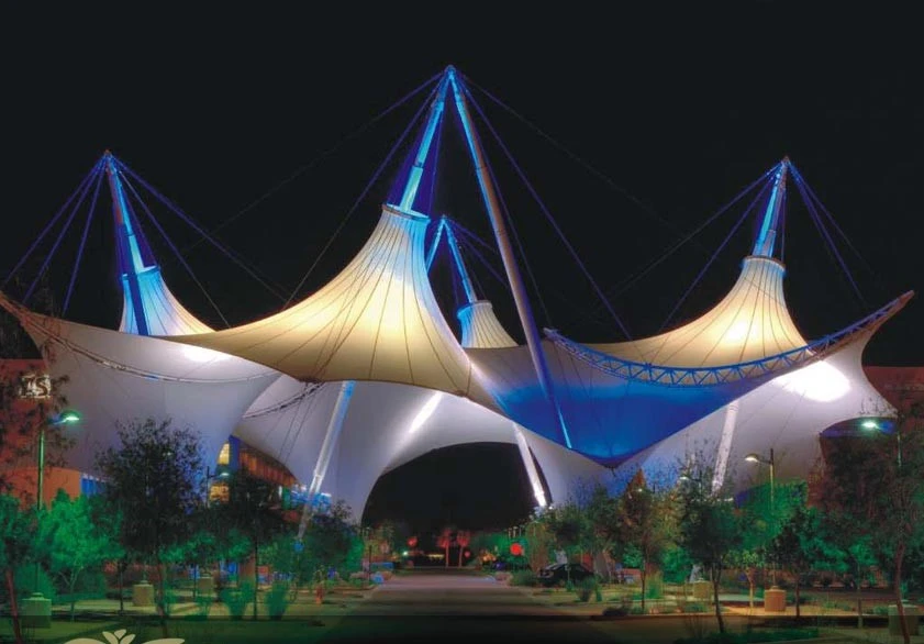 معماری پارچه‌ای (Tensile Structures): انقلابی مدرن در سایه‌سار سازه‌ها و تحلیل فنی جامع